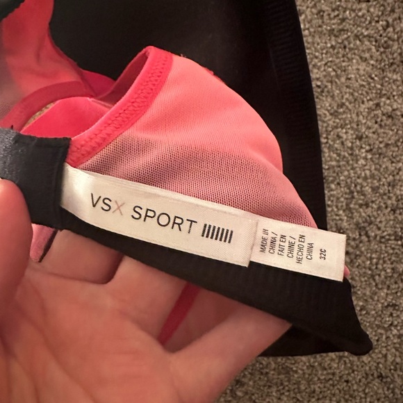 VSX black and pink sports bra size 32C - Picture 3 of 4